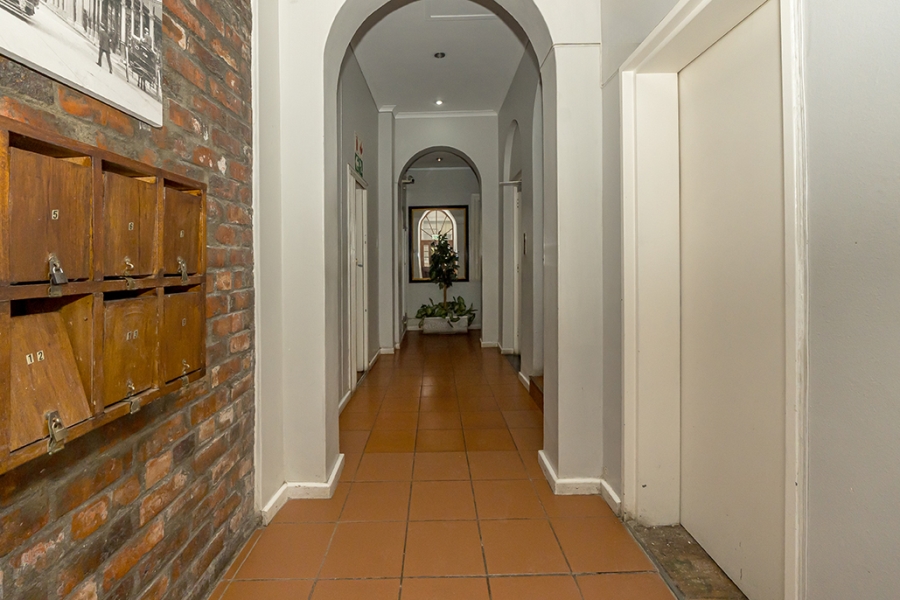 1 Bedroom Property for Sale in Cape Town City Centre Western Cape
